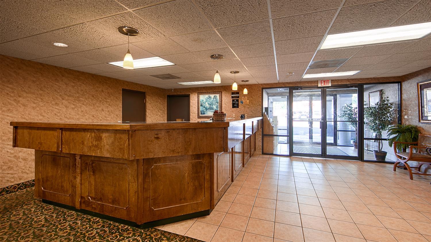 Rodeway Inn Barboursville Экстерьер фото