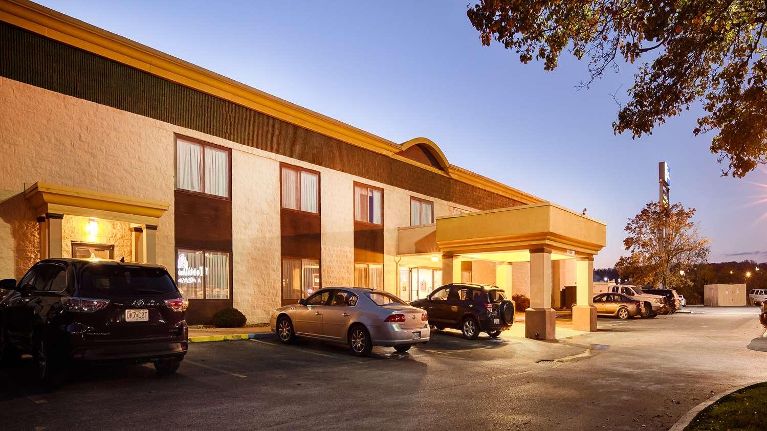Rodeway Inn Barboursville Экстерьер фото